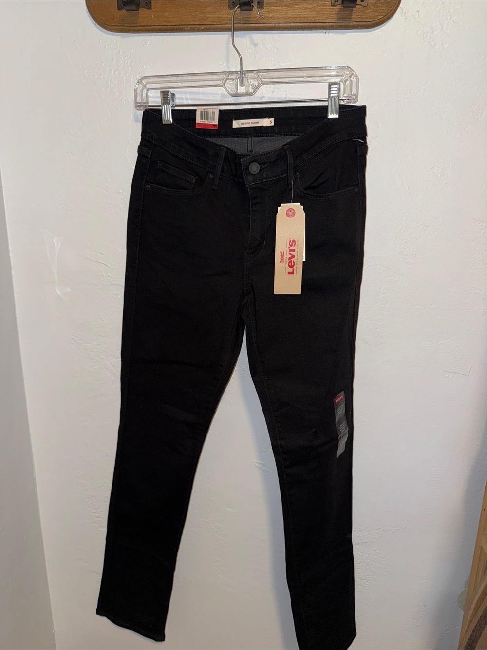 Levi's Women's Black Skinny Jeans - Classic Slim Fit